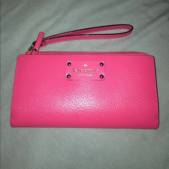 Kate Spade Tech Wallet! Hot pink! Measures 8 x 4 1/2.  EUC - Picture 2 of 4